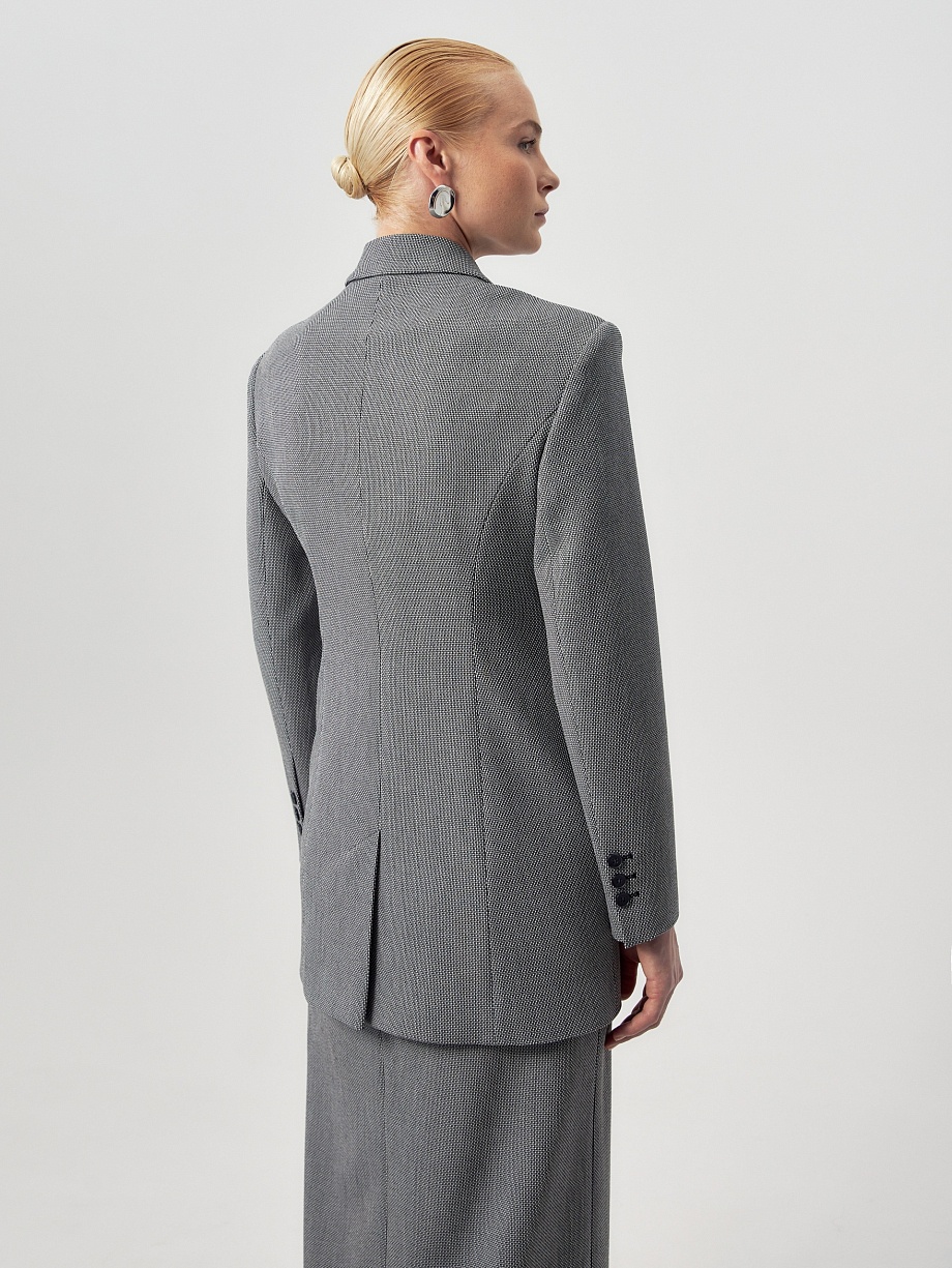 Удлиненный двубортный жакет