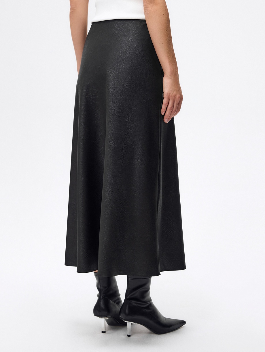 Юбка из фактурного атласа