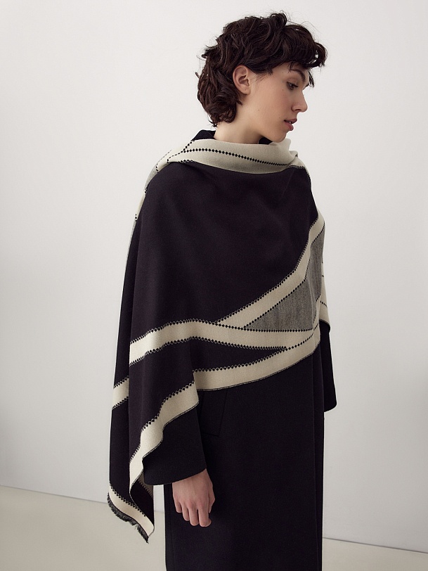 Двухсторонний широкий палантин с геометрическим принтом