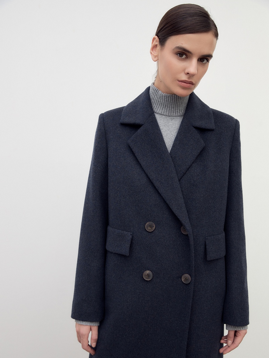Шерстяное пальто с мембраной и утеплённой спинкой