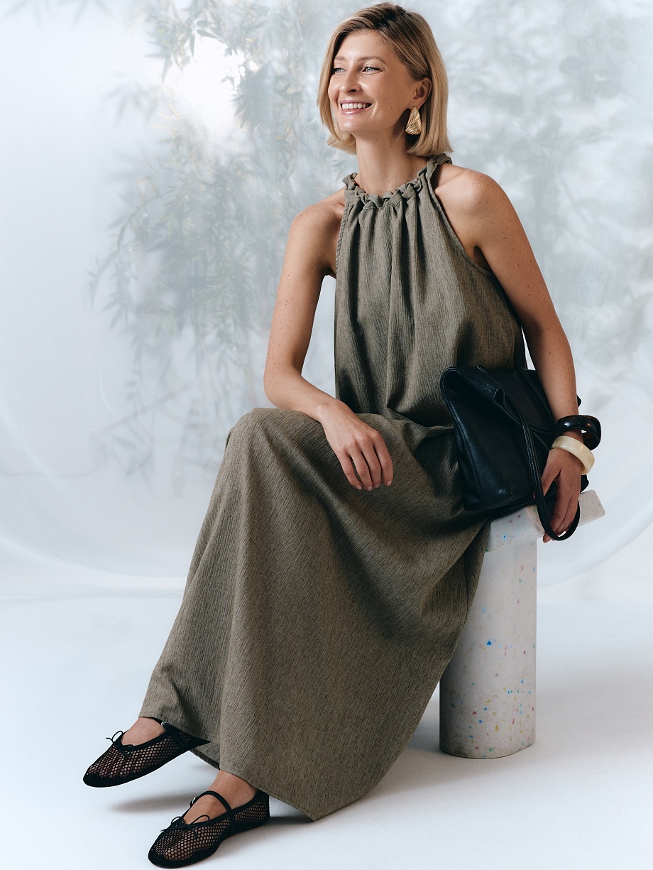 Летний сарафан с завязками на спине