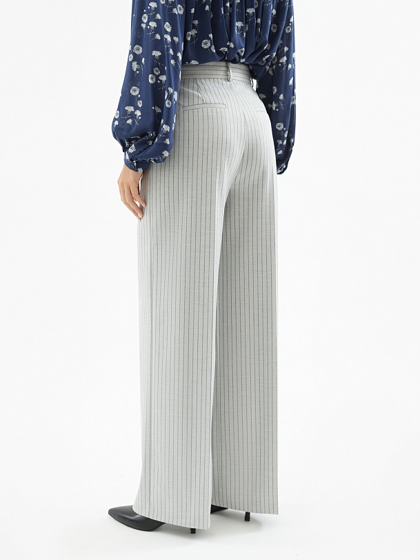 Свободные брюки в тонкую полоску