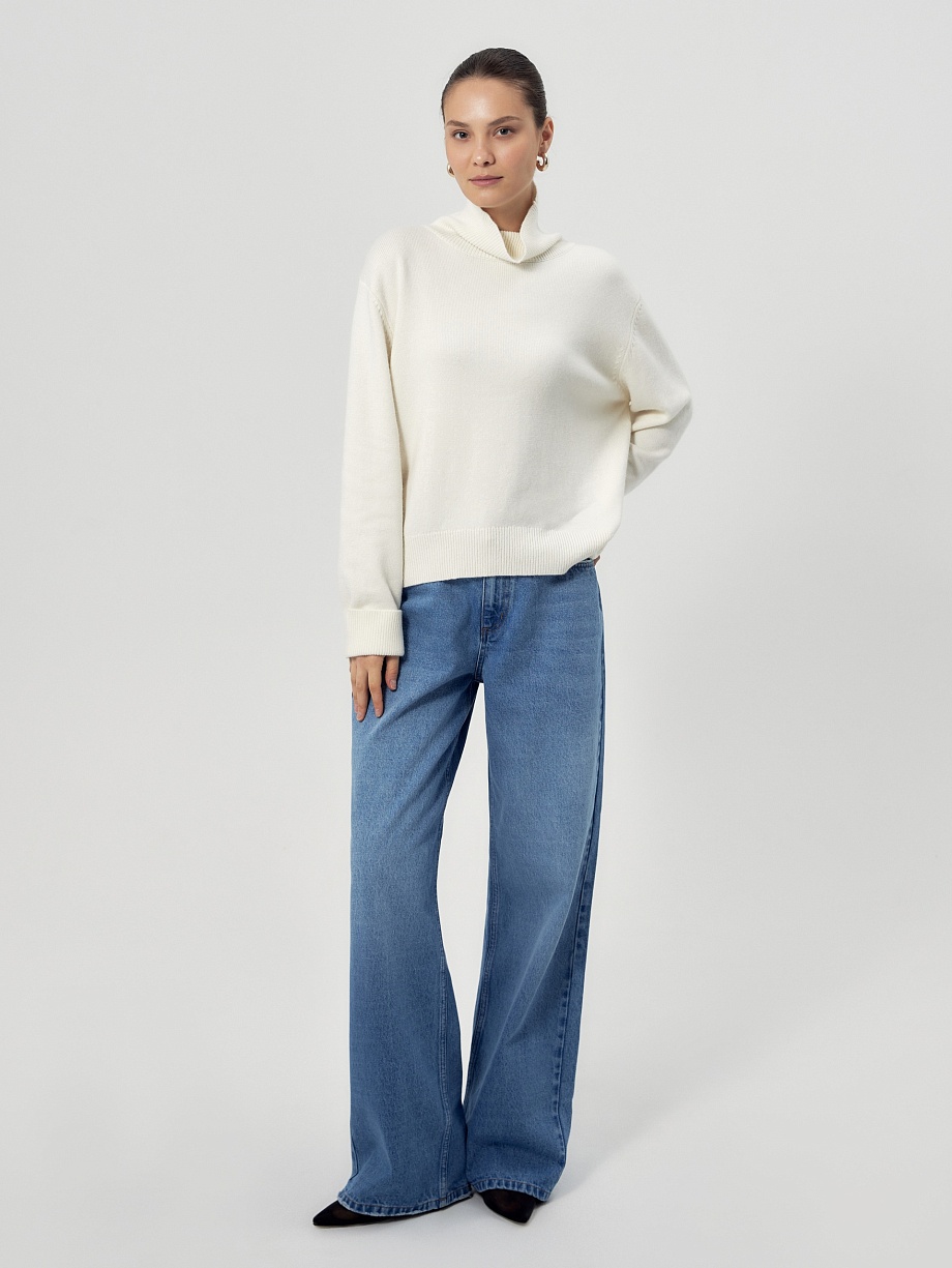 Объемный свитер с шерстью и ангорой