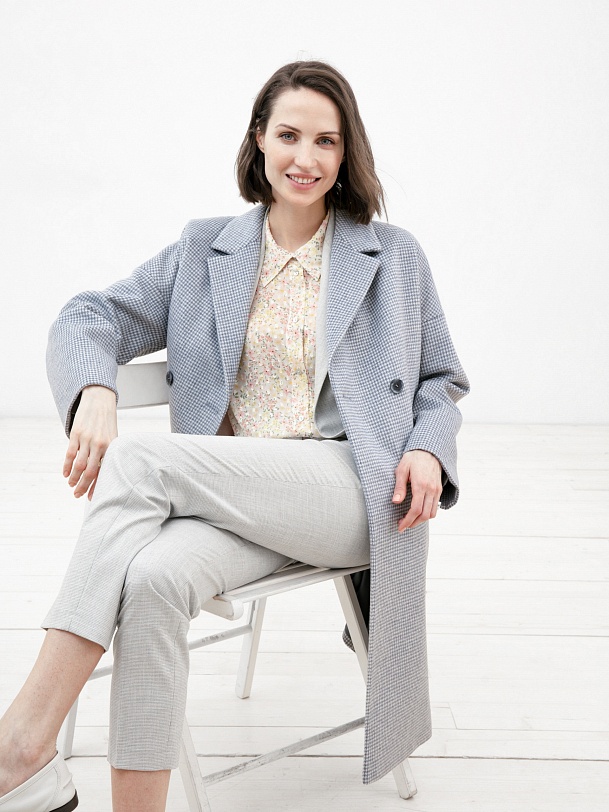 Шерстяное демисезонное пальто с мембраной