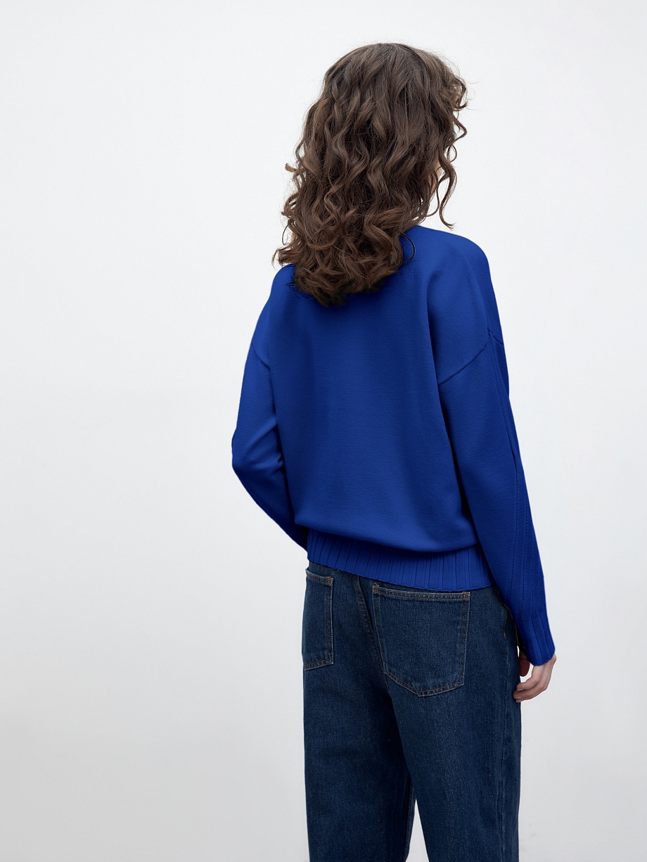 Мягкий свитер из вискозы и овечьей шерсти