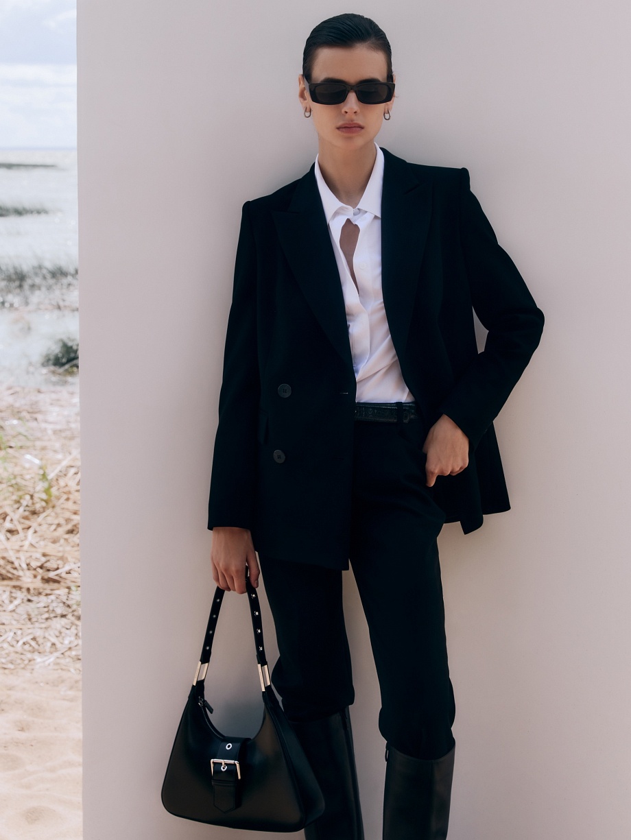 Двубортный жакет из костюмной ткани