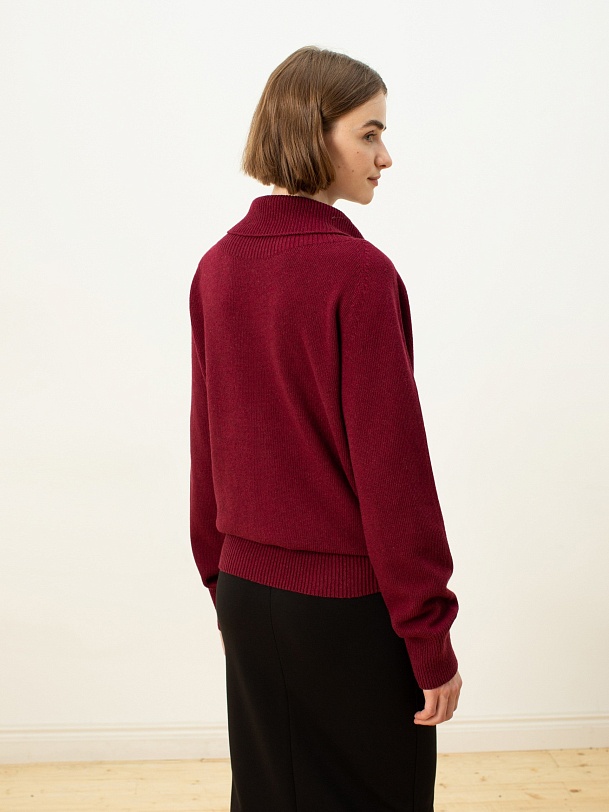 Женский свитер прямого силуэта