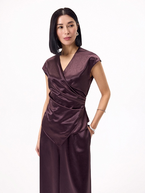 Блуза на запах из жатого атласа POMPA