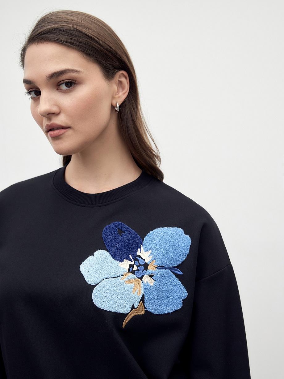 Свободный джемпер с вышивкой "букле"