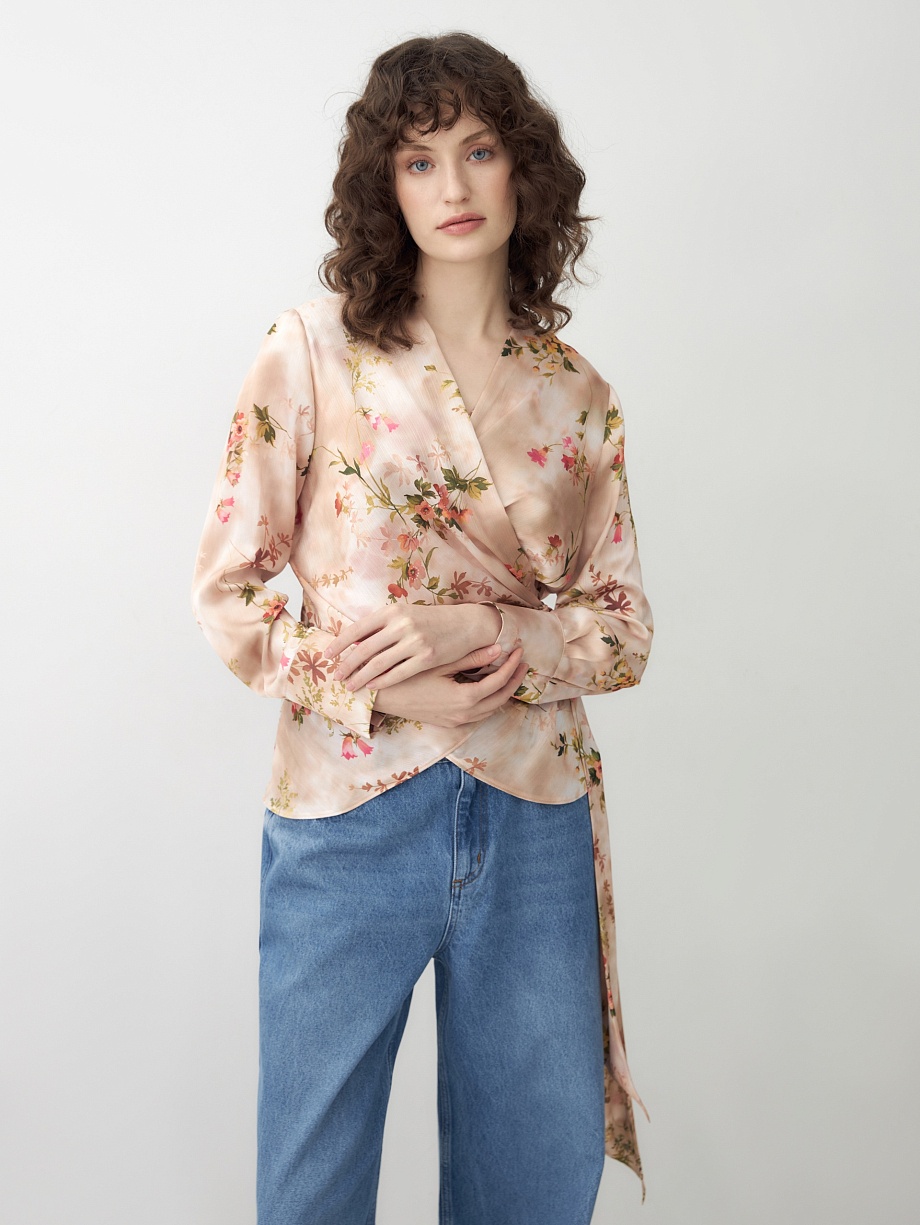 Блуза на запах в цветочном принте