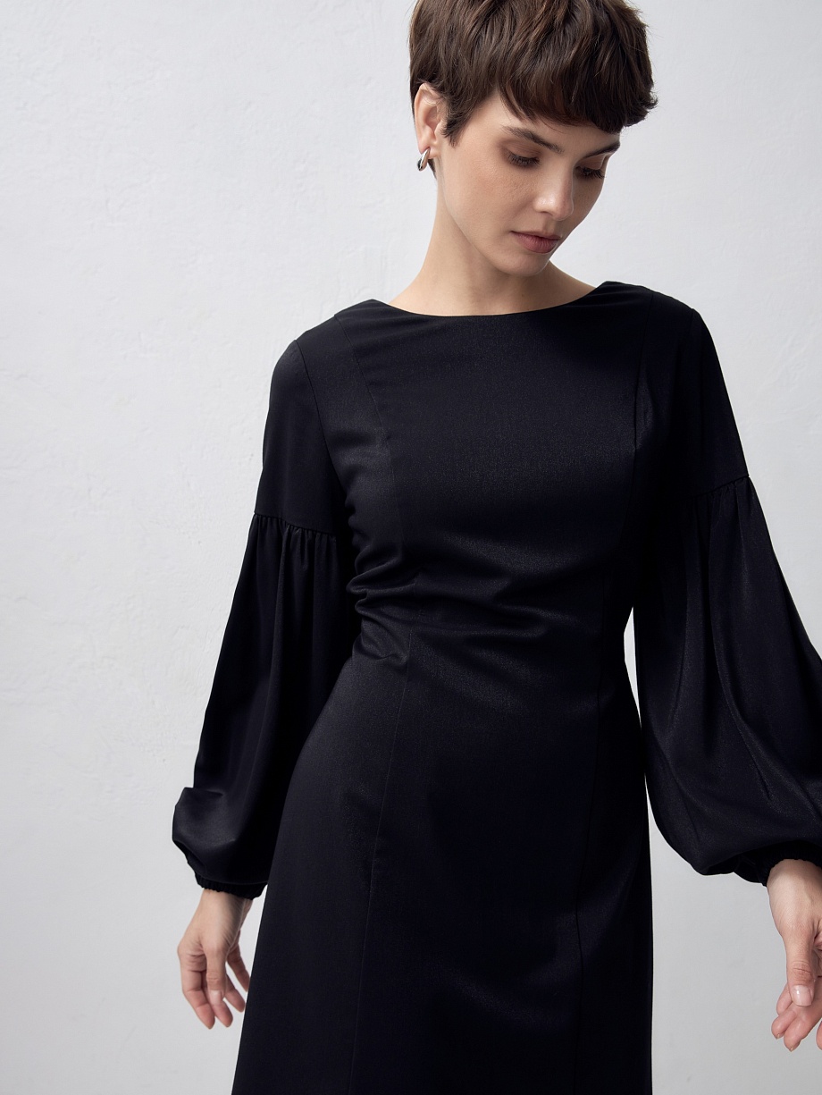 Короткое вечернее платье с объёмными рукавами