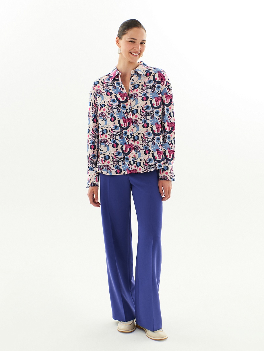 Свободная блуза на пуговицах из вискозы в анималистичном принте