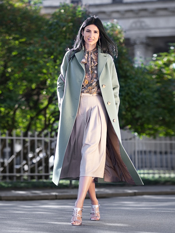 Шерстяное пальто демисезонное с мембраной