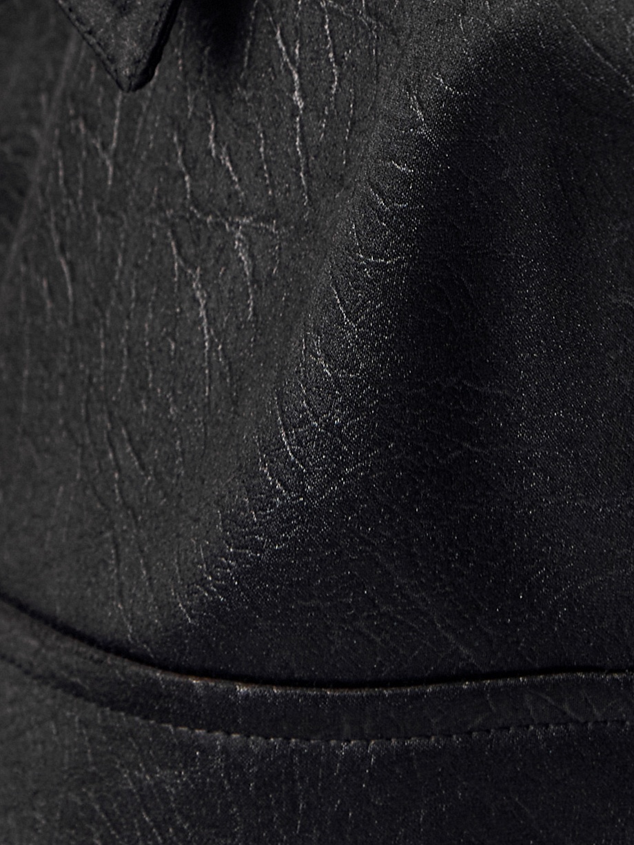 Платье-рубашка из фактурного атласа