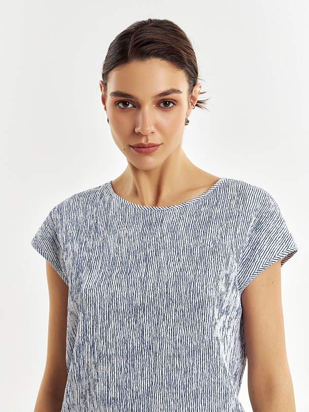 Блуза из фактурной ткани без рукавов