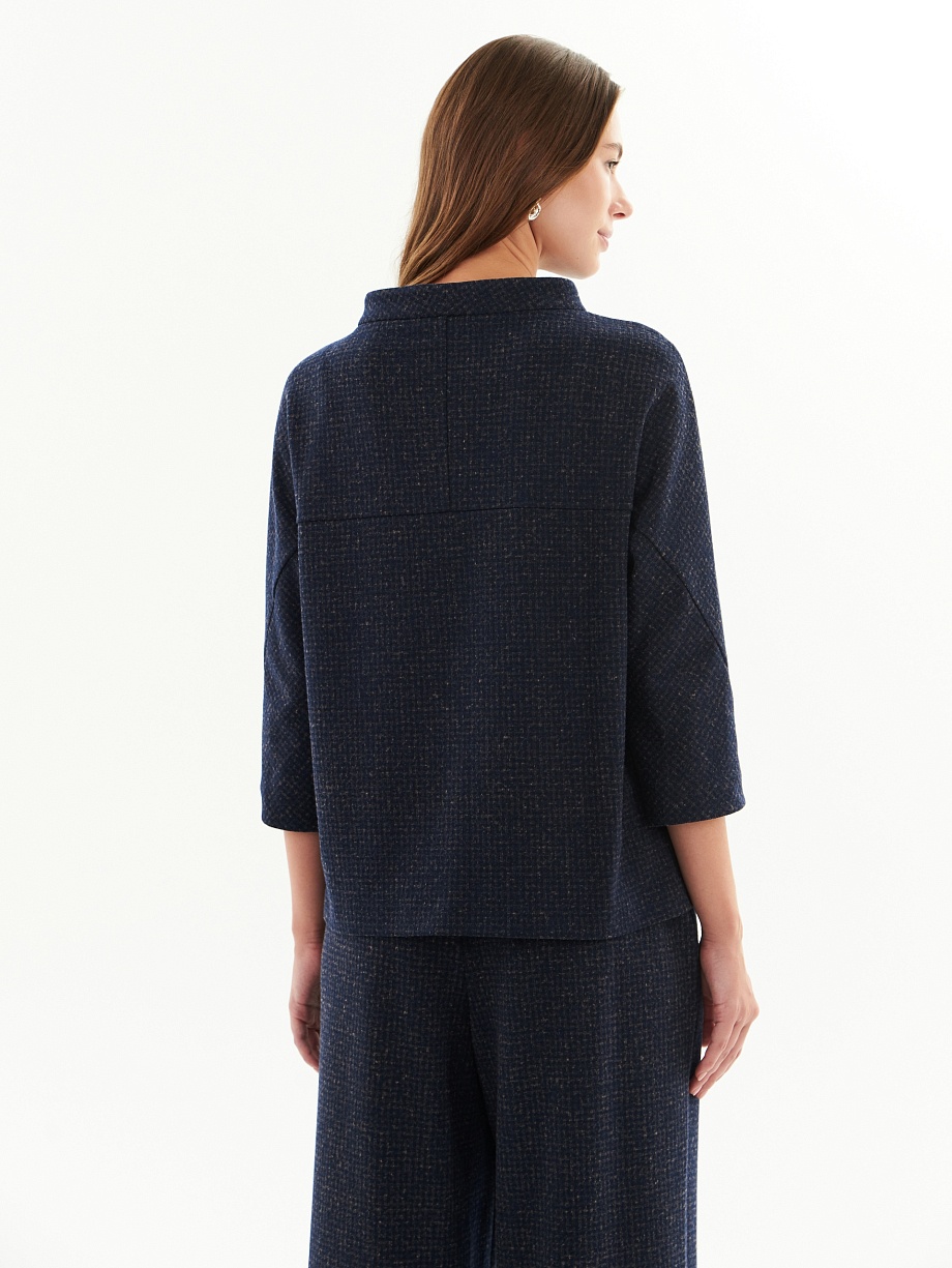 Прямая трикотажная блуза с воротником стойкой