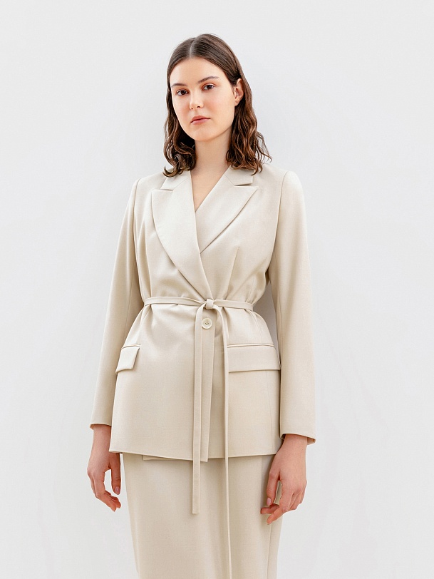 Жакет полуприлегающего силуэта