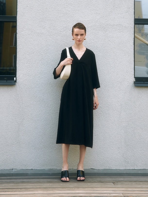 Прямое свободное платье миди из вискозы