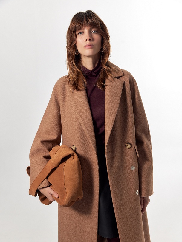 Шерстяное пальто с мембраной и утеплённой спинкой