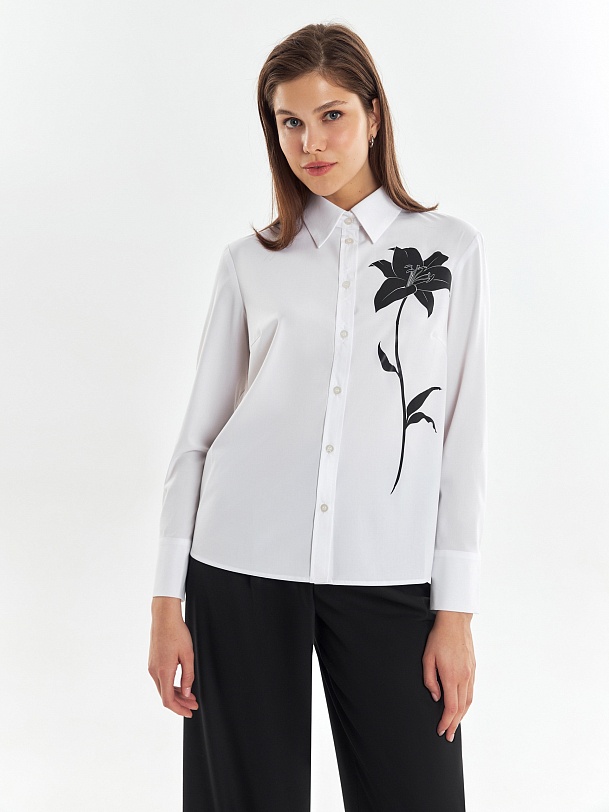 Хлопковая блуза на пуговицах с контрастным принтом