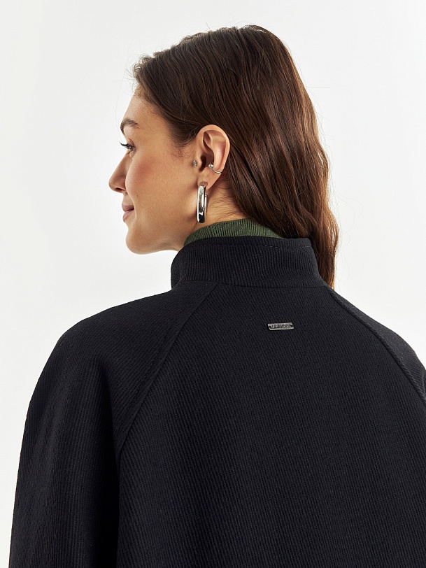 Полупальто из шерсти с мембраной и утеплённой спинкой