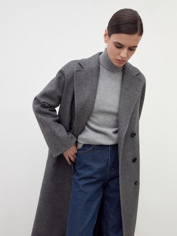 Шерстяное пальто с мембраной и утеплённой спинкой