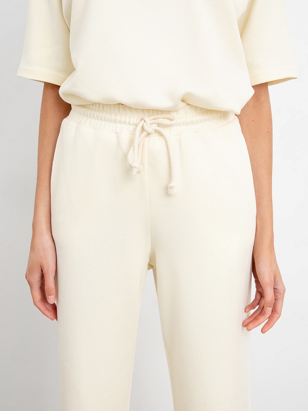 Брюки женские прямые трикотажные белые