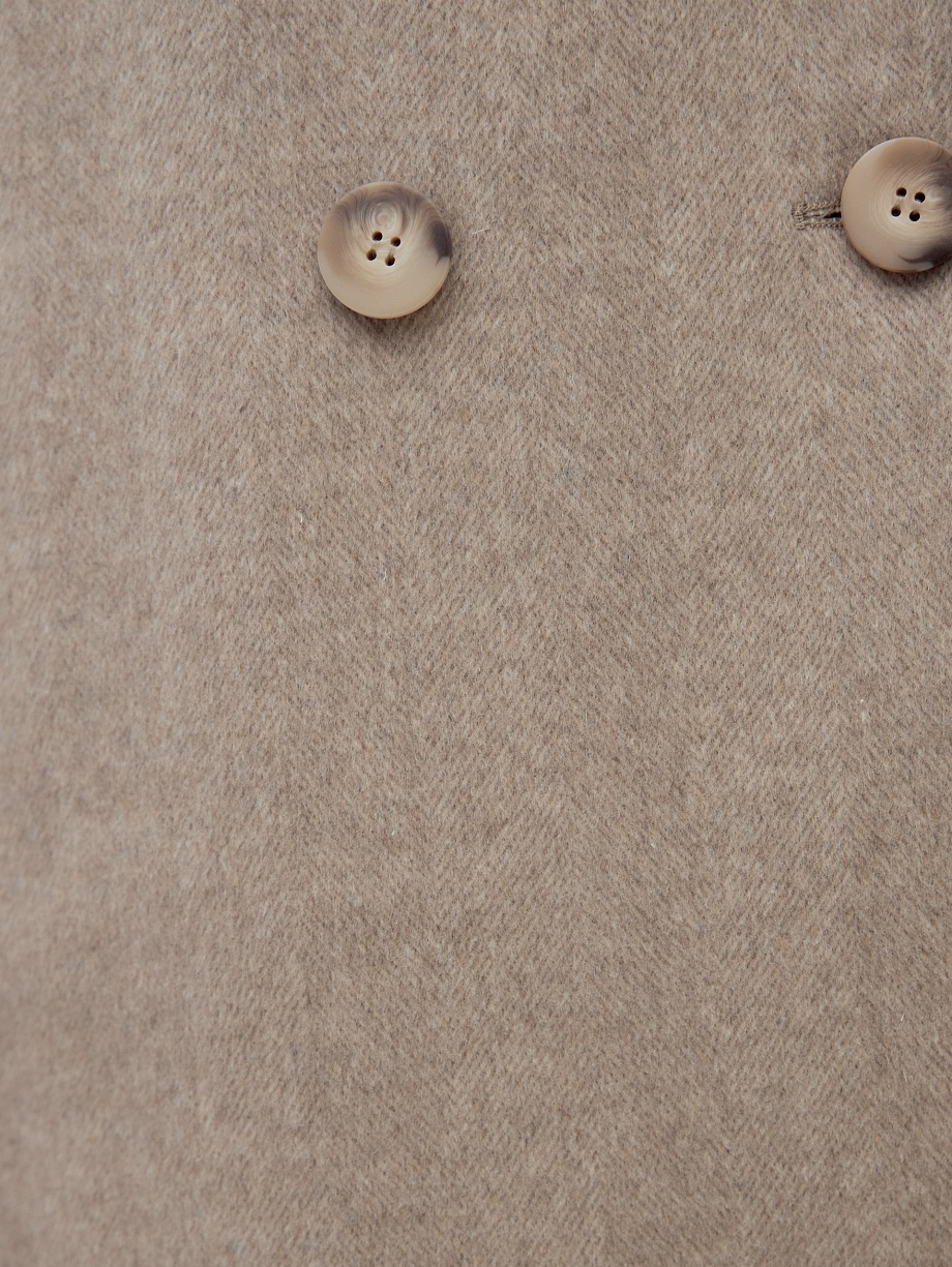 Шерстяное пальто с мембраной и утеплённой спинкой