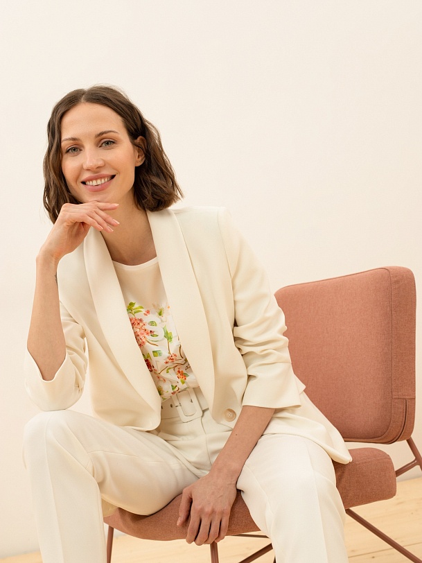 Футболка женская с цветочным принтом