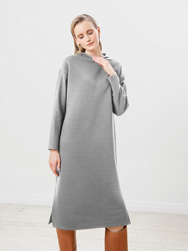 Прямое платье с воротником-стойка