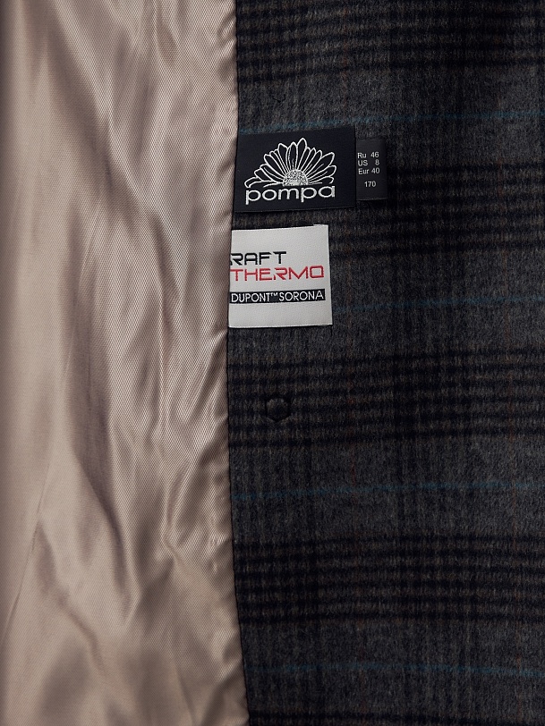 Шерстяное пальто с мембраной и утеплённой спинкой