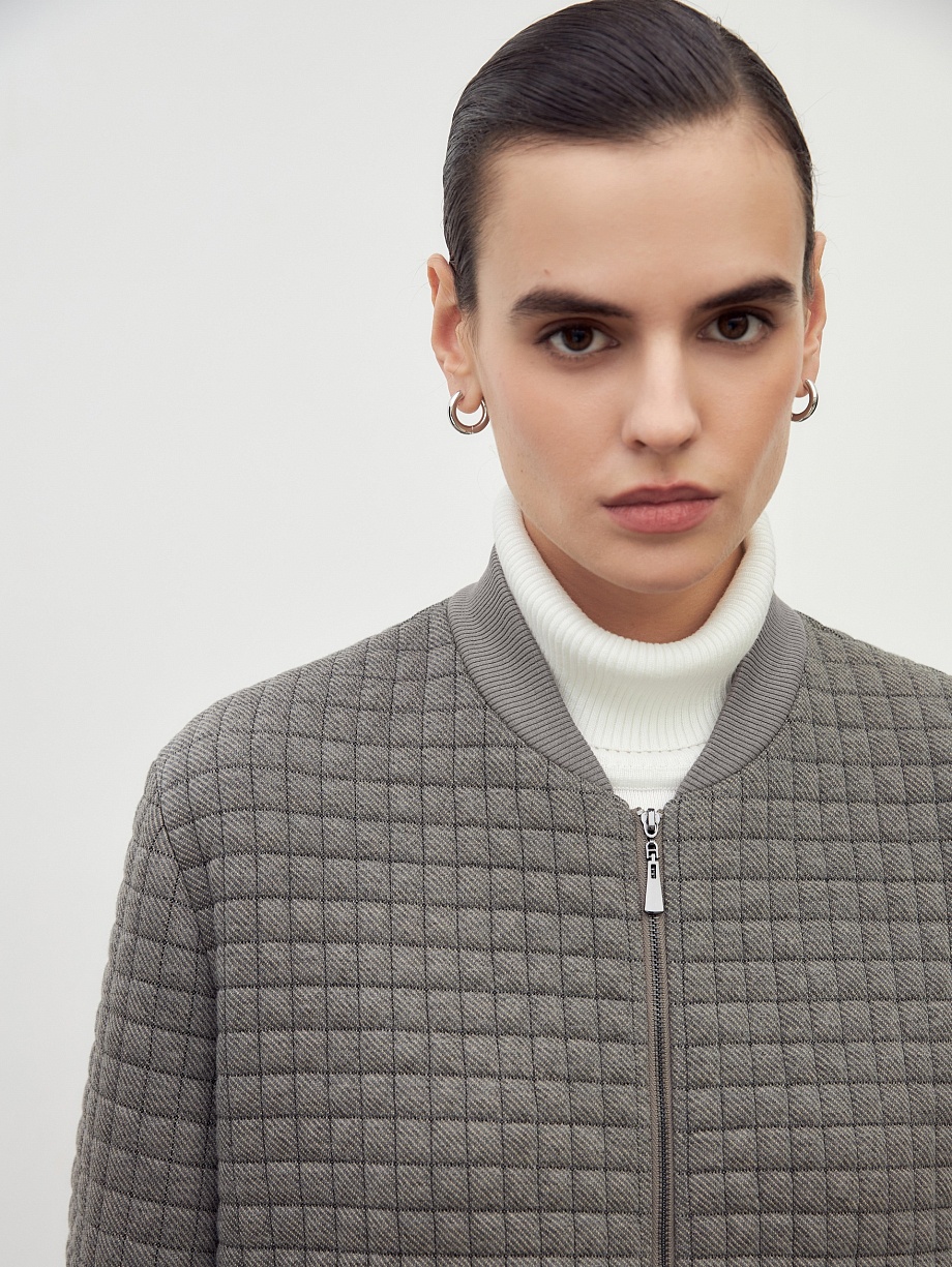 Стёганый бомбер на молнии