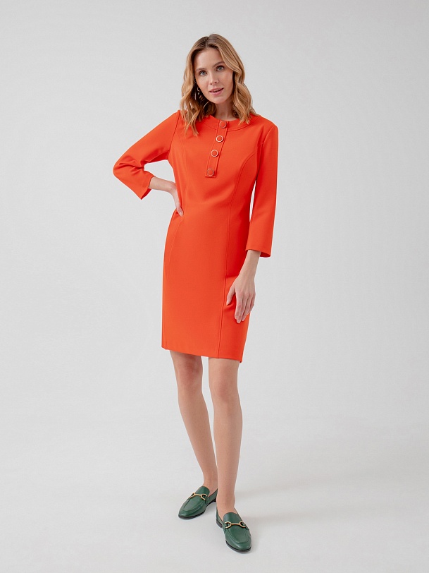 Полуприлегающее платье из костюмной ткани