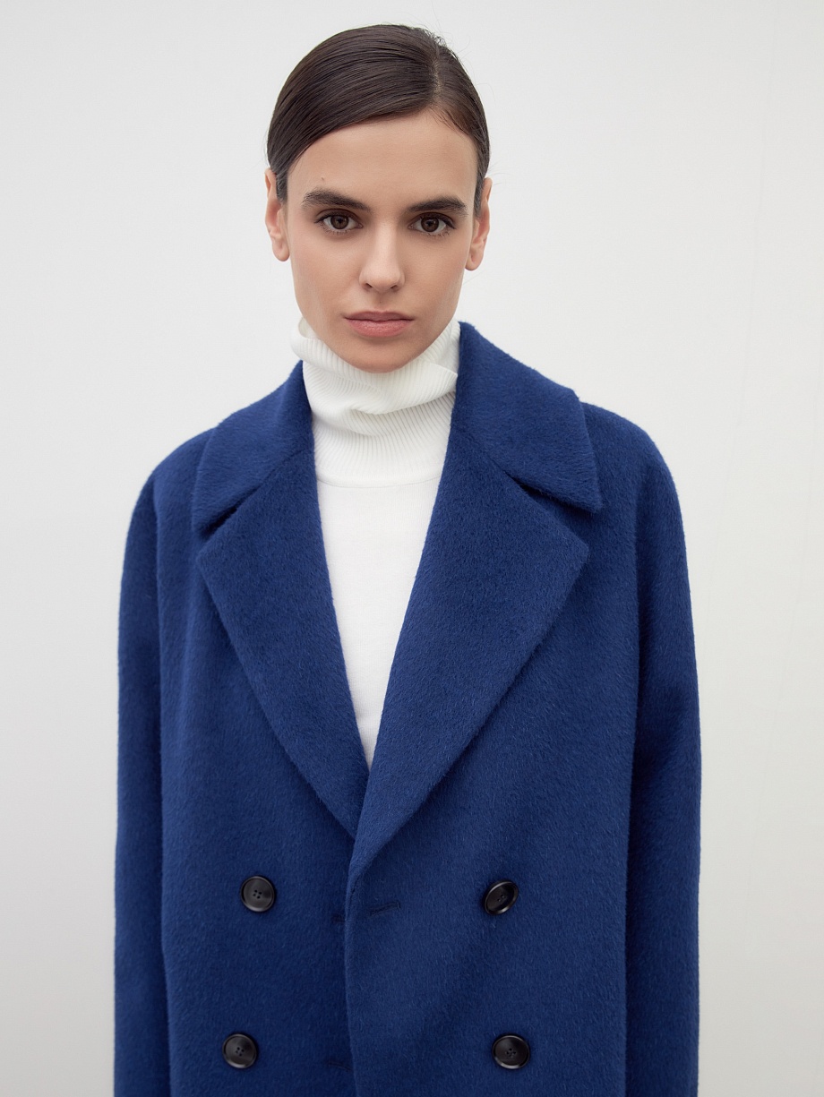 Утеплённое пальто из премиальной шерстяной ткани