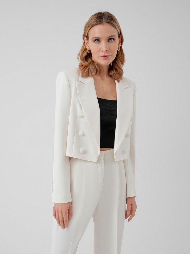 Укороченный жакет без застёжки