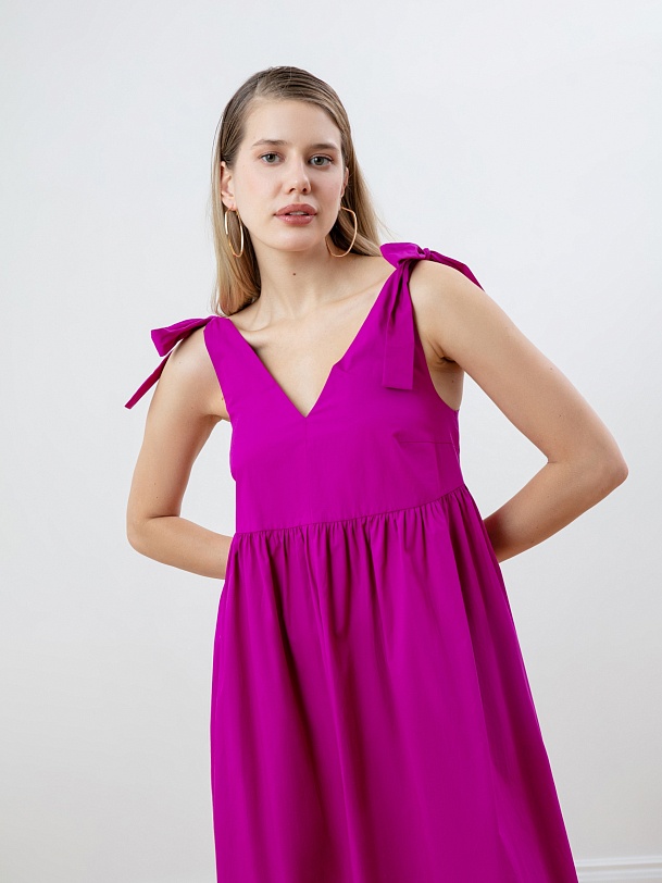 Летнее платье-сарафан без рукавов А-силуэта