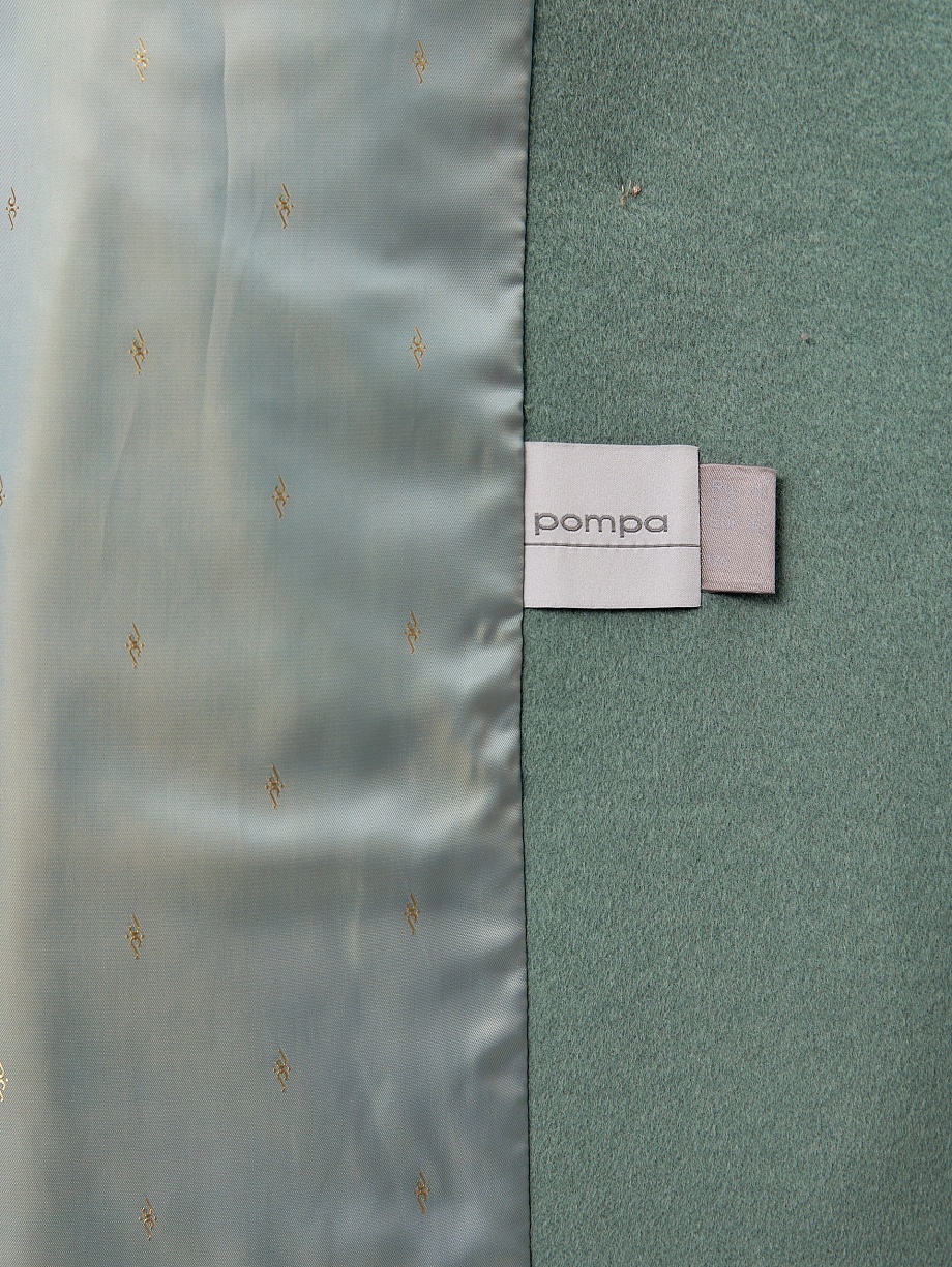 Двубортное пальто-трапеция с мембраной