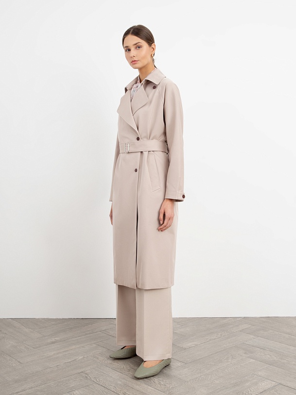 Двубортный бежевый тренч
