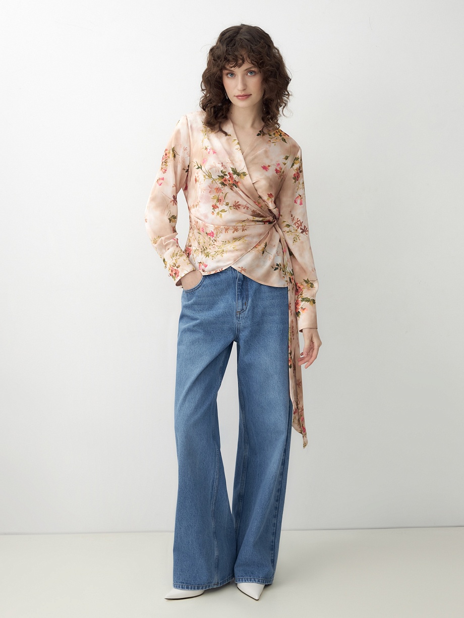 Блуза на запах в цветочном принте