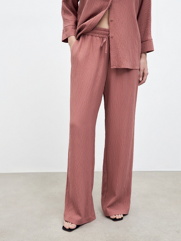 Свободные летние брюки на завязках из вискозы