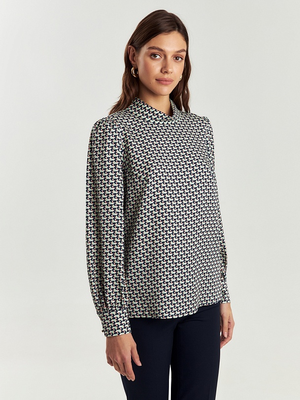 Блуза из тенселя с воротником-стойкой и разрезами по бокам