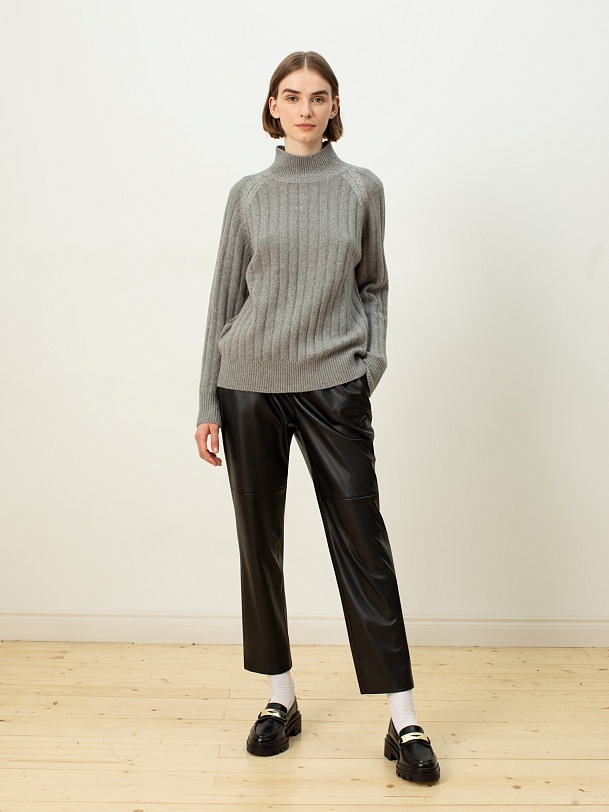 Свитер женский трикотажный серый