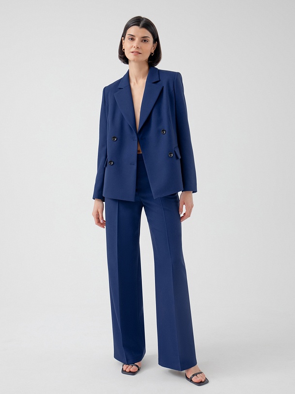 Двубортный жакет полуприлегающего силуэта