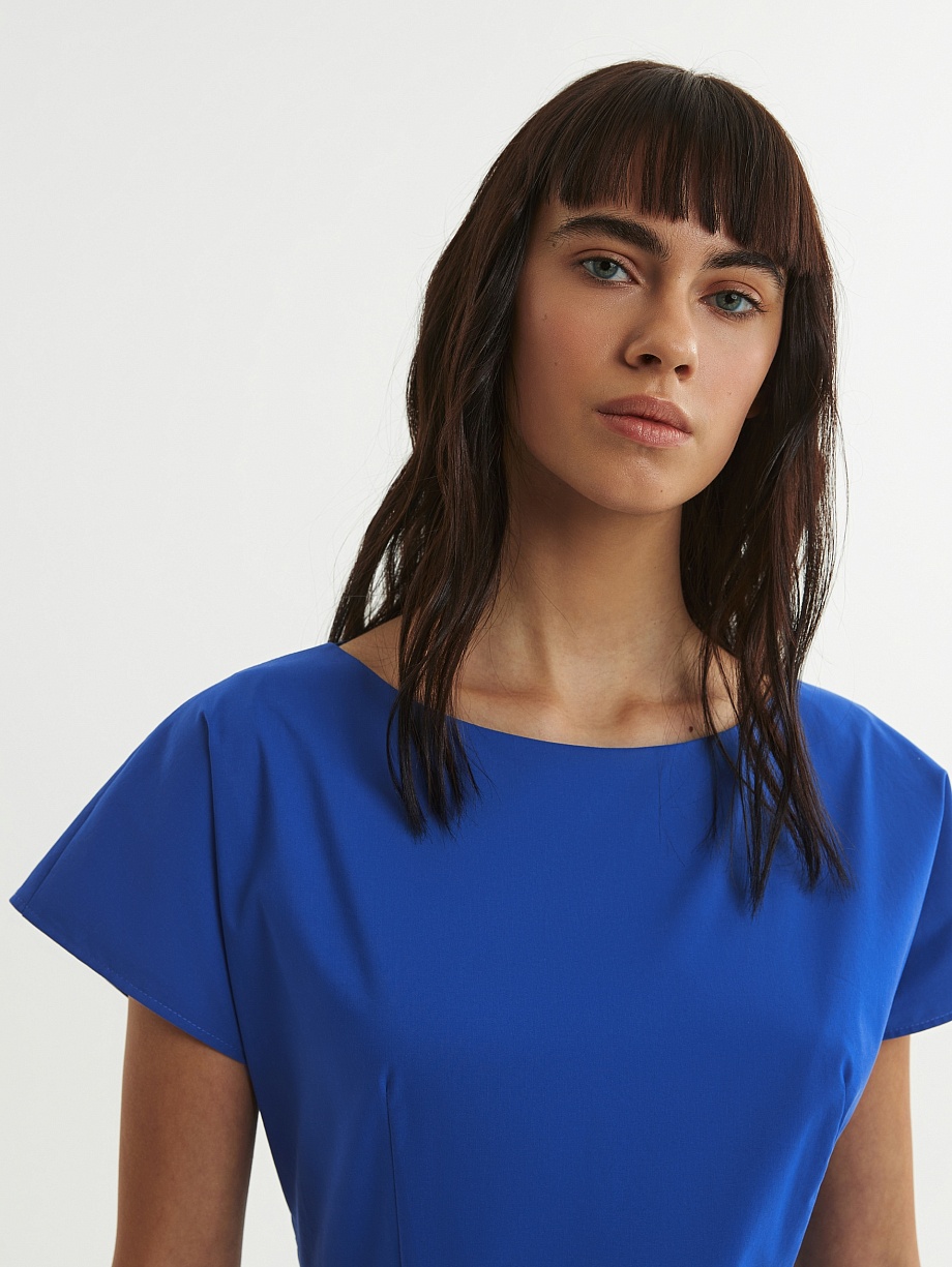 Приталенное платье из хлопка с поясом