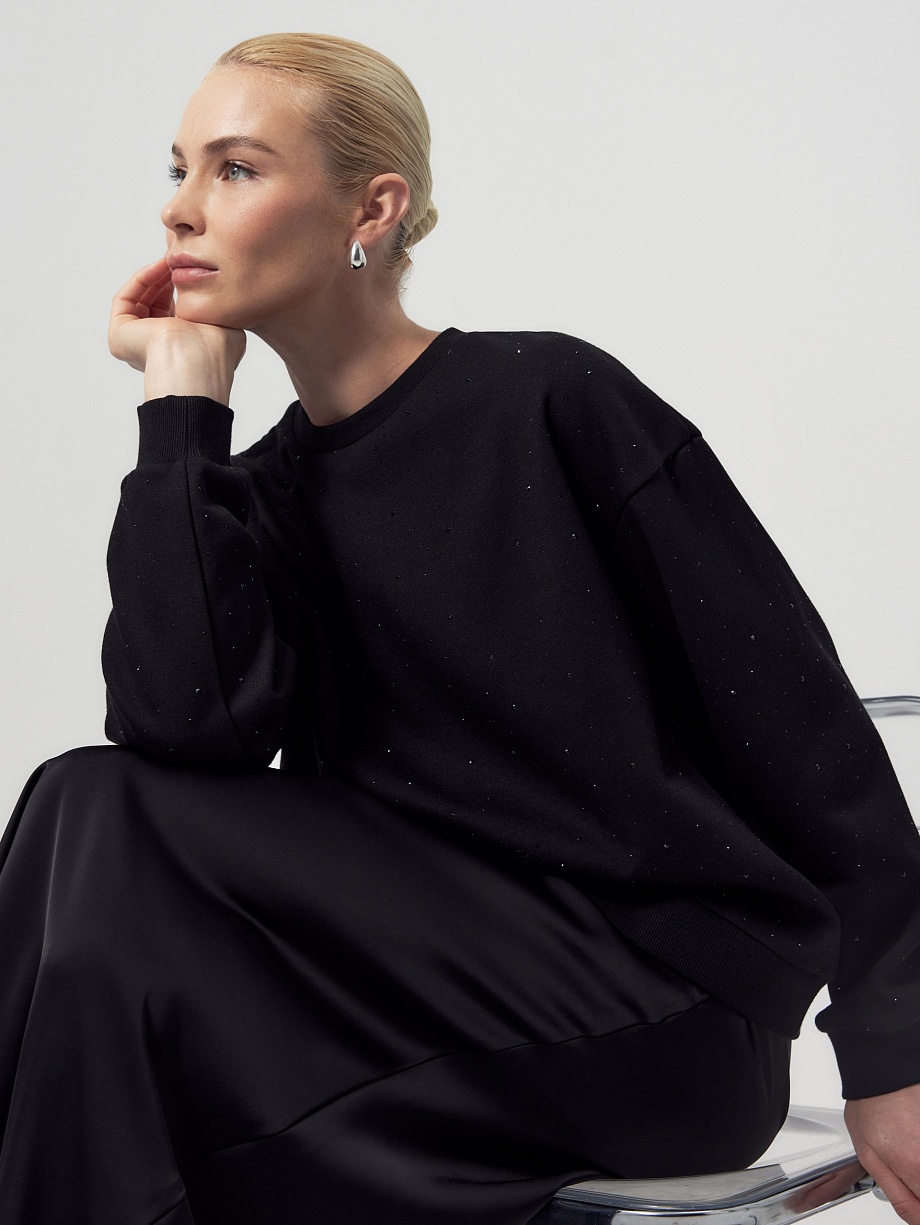 Свитшот из вискозы со стразами