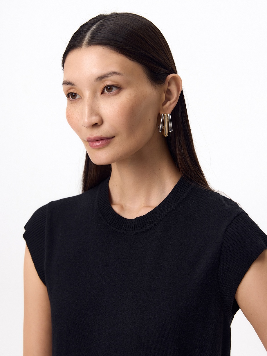 Жилет вязаный