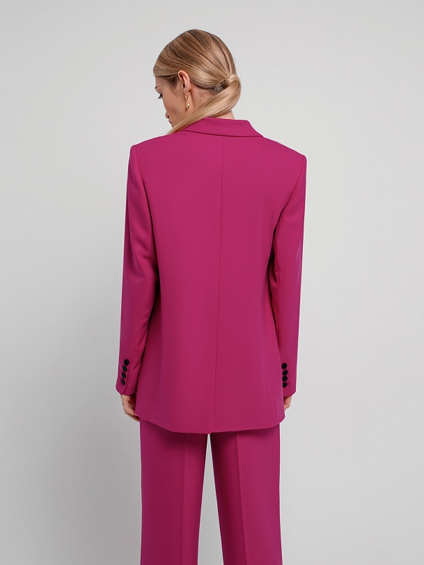Прямой двубортный жакет цвета фуксия