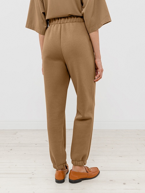 Брюки-джоггеры трикотажные