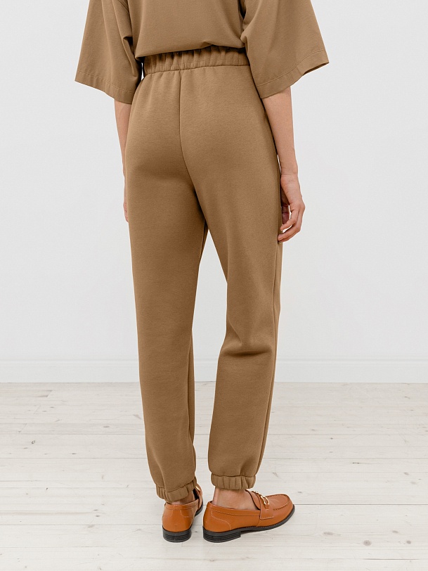 Брюки-джоггеры трикотажные