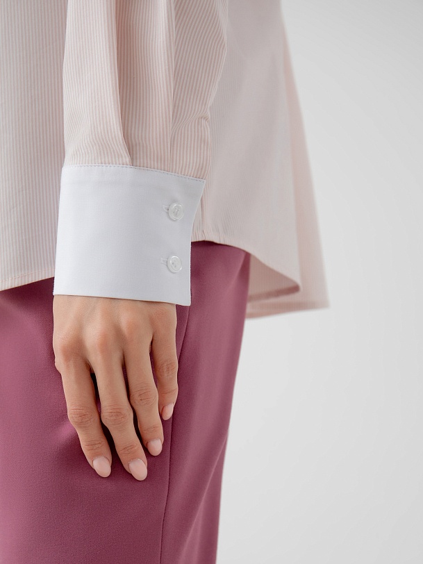 Удлиненная блузка в тонкую полоску